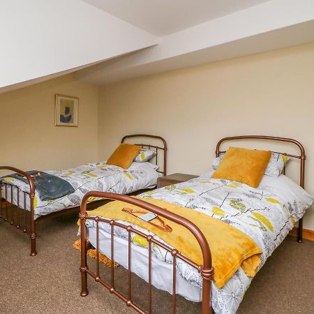Moscow Mews Villa Bradford  Ngoại thất bức ảnh