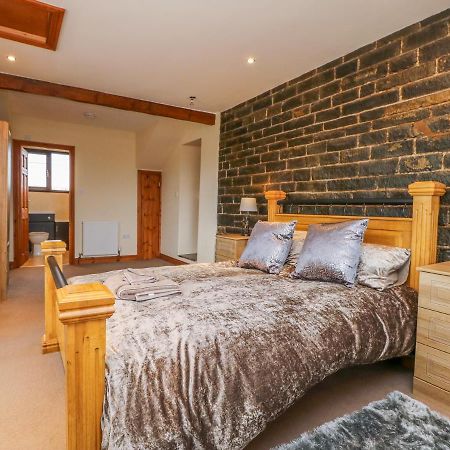 Moscow Mews Villa Bradford  Ngoại thất bức ảnh