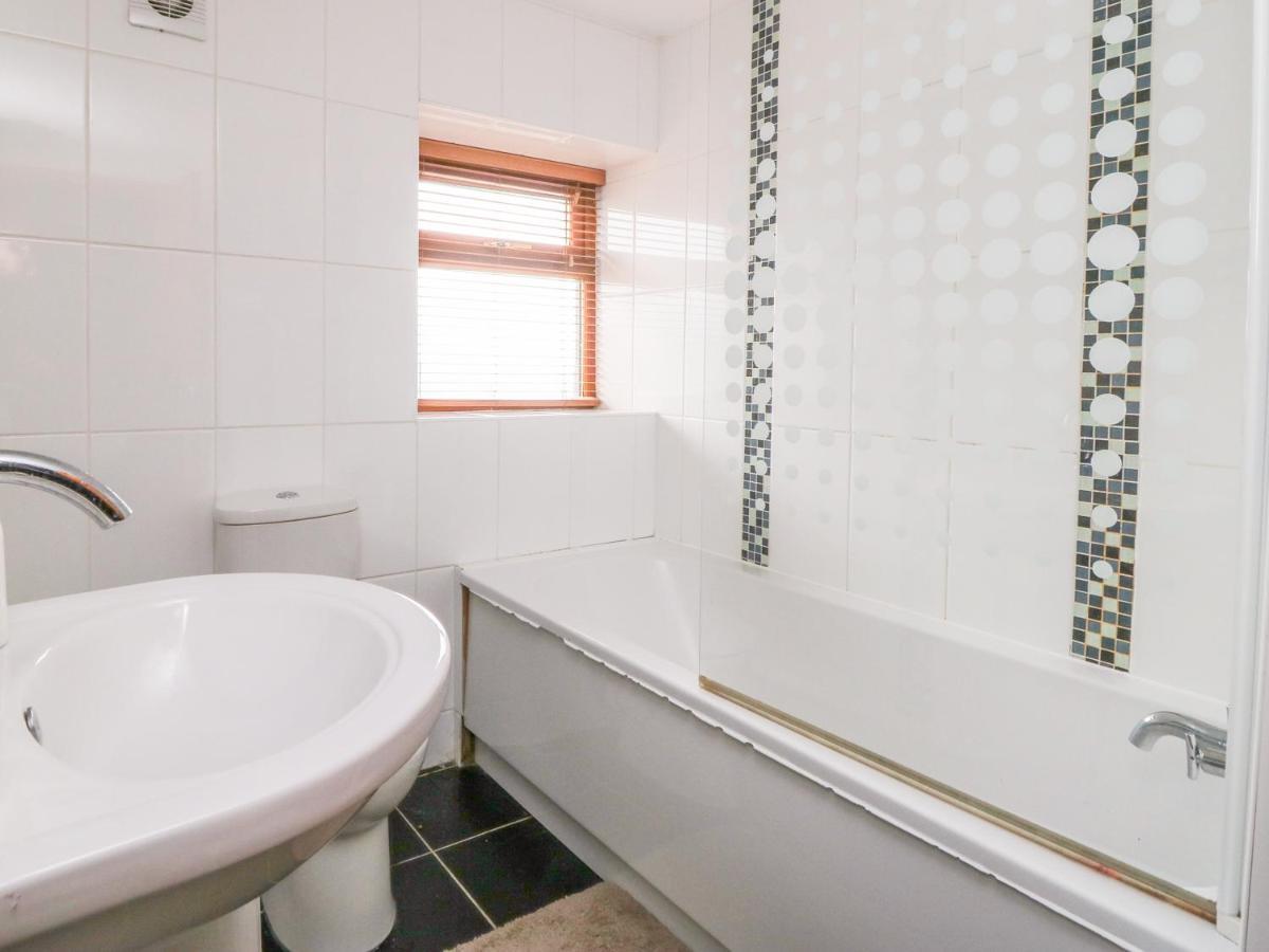 Moscow Mews Villa Bradford  Ngoại thất bức ảnh
