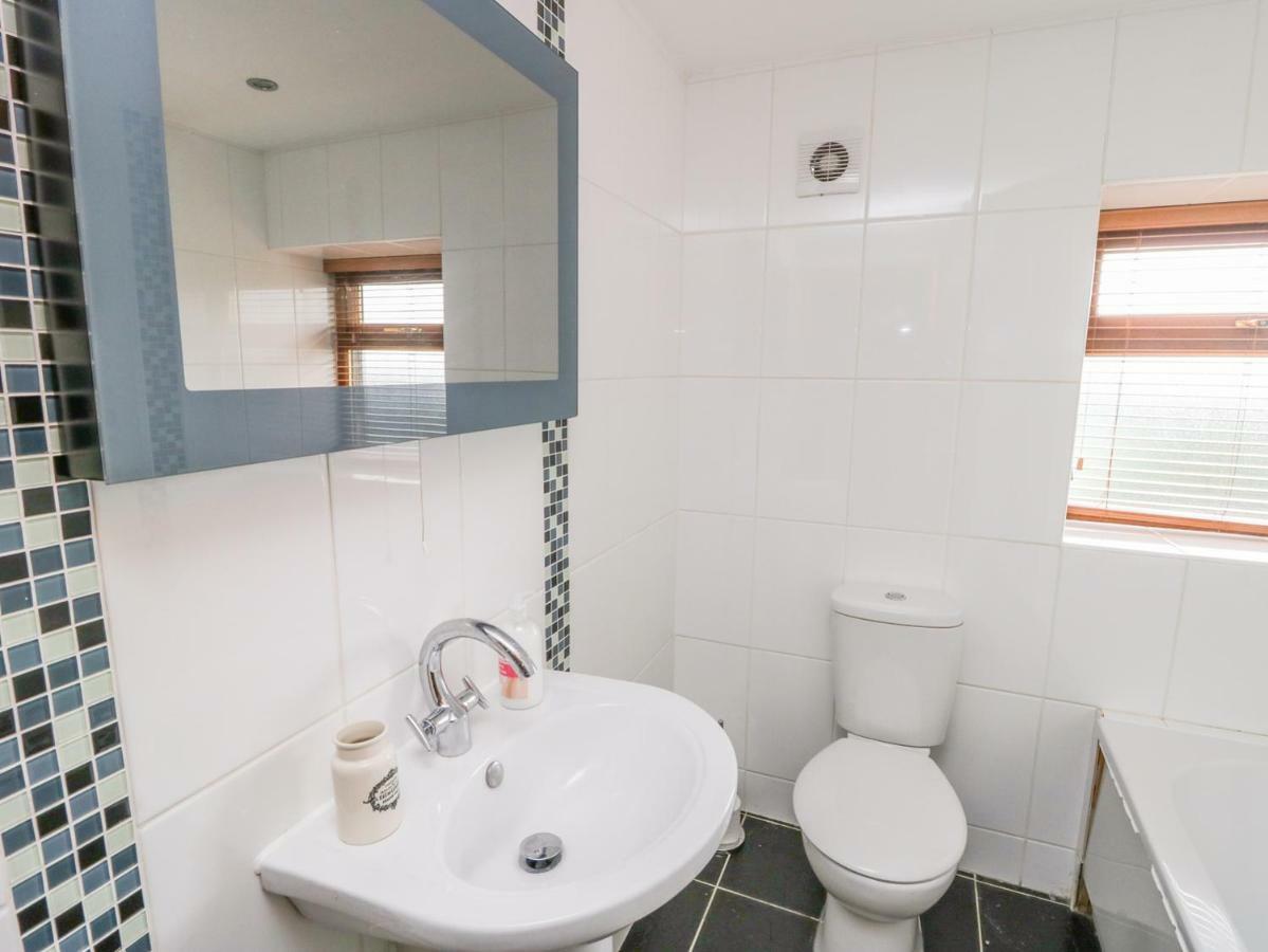 Moscow Mews Villa Bradford  Ngoại thất bức ảnh