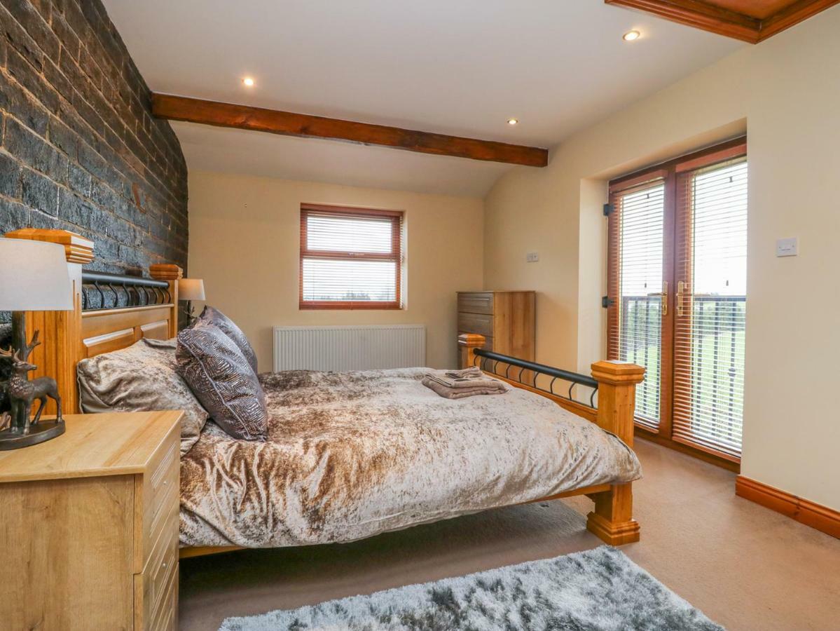 Moscow Mews Villa Bradford  Ngoại thất bức ảnh